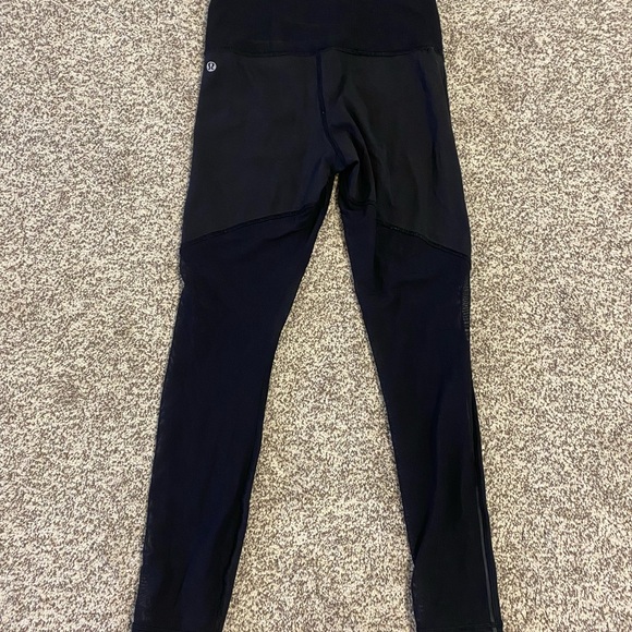 Lululemon Black High-Waisted Leggings - Picture 2 of 4